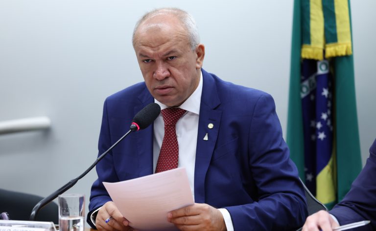Aprovada cota de 15% no Minha Casa, Minha Vida para famílias com renda de até R$ 1,8 mil