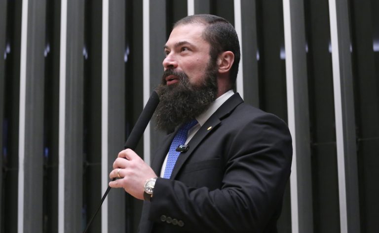 Comissão aprova parcelamento especial de débitos tributários para o setor de armas e munições