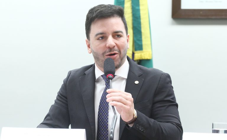 Projeto de lei que obriga poluidor a ressarcir cofres públicos é aprovado em comissão
