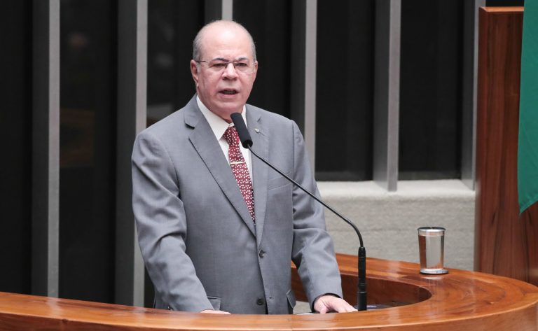 Comissão da Câmara aprova destinação de royalties do petróleo para financiar tarifa zero no transporte público