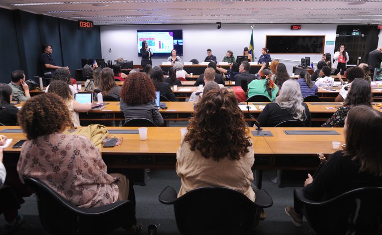 Criação de observatório sobre ISTs em mulheres é debatida na Câmara