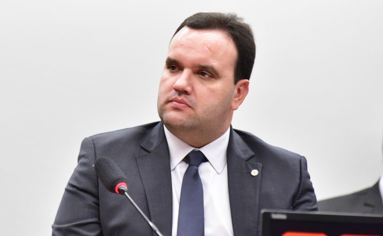 Deputado solicita investigação do MPF contra Sports Media por suspeita de tráfico de influência no Cade