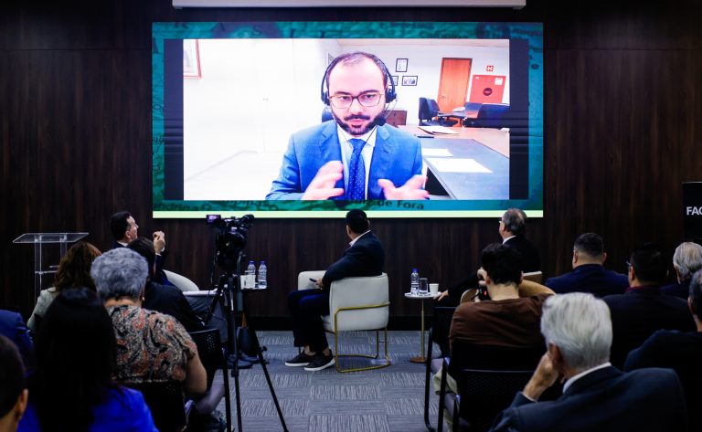 Governo anuncia proposta para atualizar limites do MEI em seminário