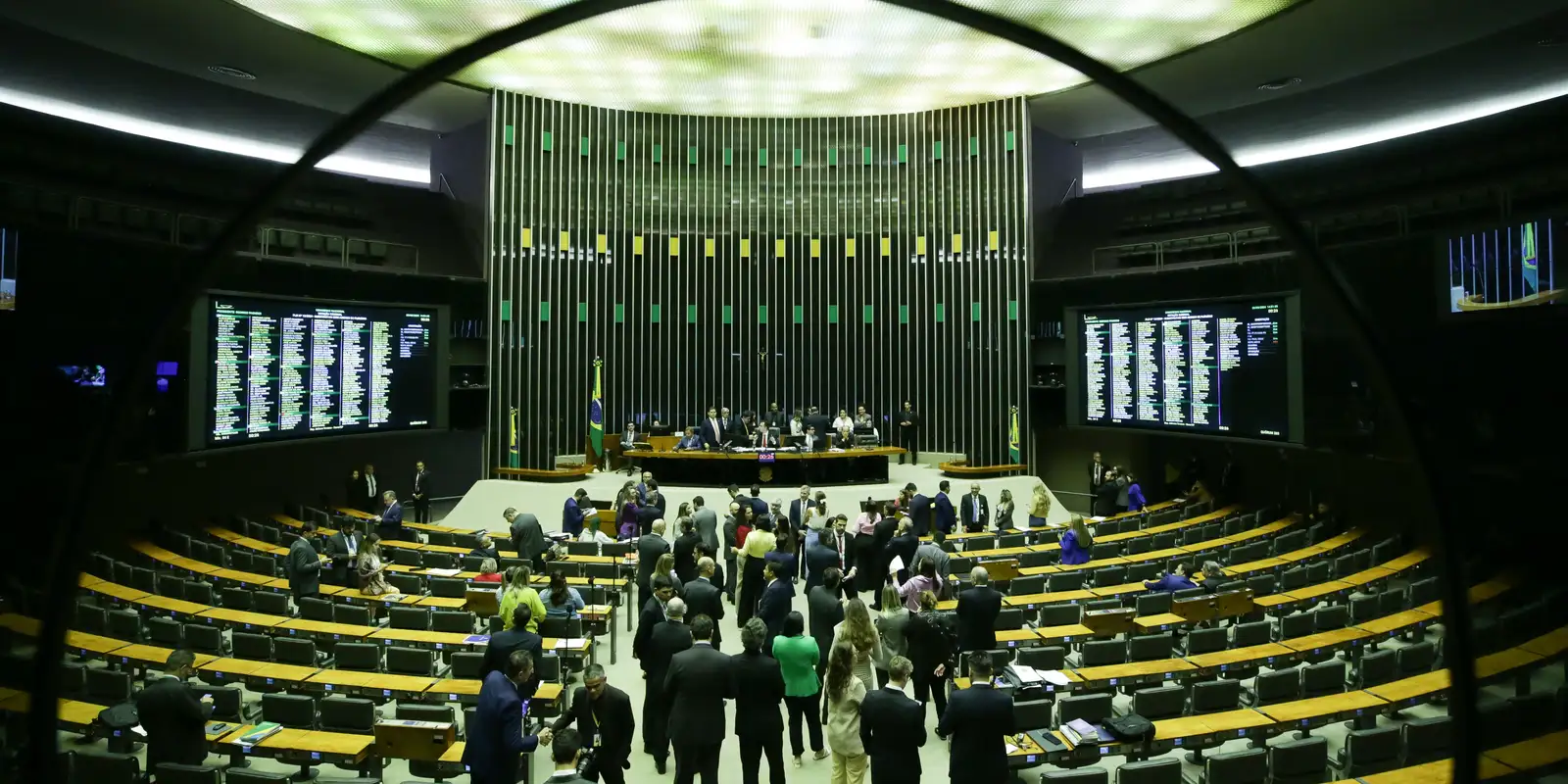 CCJ da Câmara dos Deputados aprova proposta para reduzir a maioridade penal
