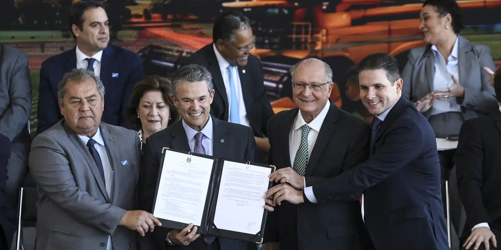Governo federal anuncia Plano Safra 2026/2027 com R$ 525,1 bilhões para a agropecuária