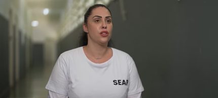 Monique Medeiros, mãe de Henry Borel, obtém perdão judicial e deixa penitenciária