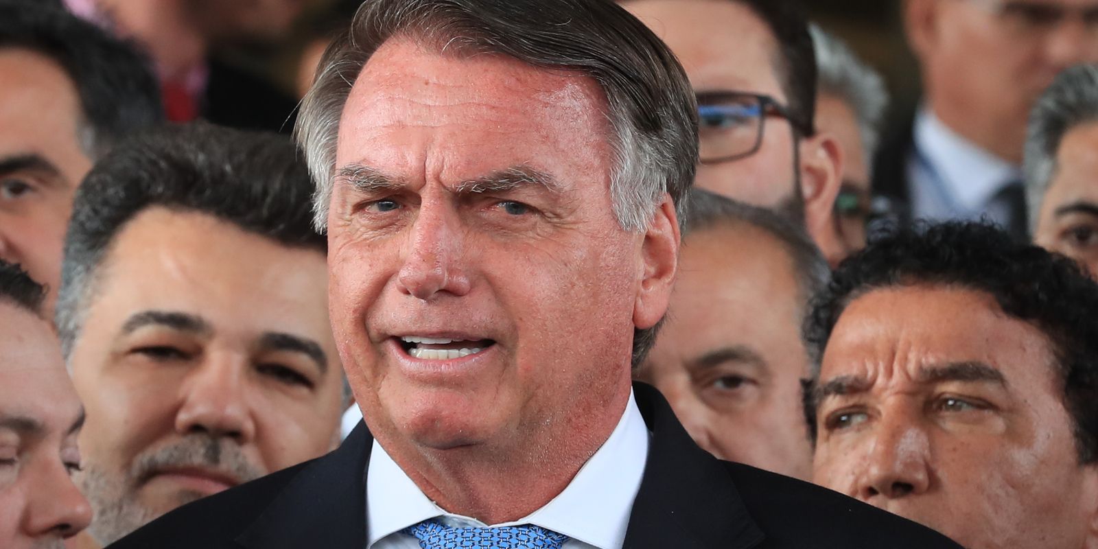 Moraes permite que defesa de Bolsonaro acompanhe depoimento sobre arma