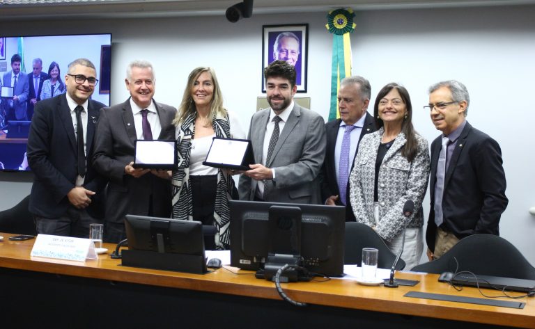 Prioridade para testes clínicos de polilaminina em lesão medular é defendida na Câmara