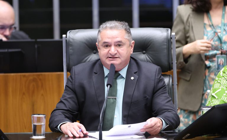Projeto de lei busca combater riscos e exigir manutenção de imóveis urbanos abandonados
