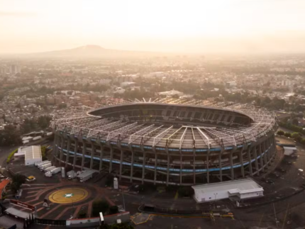 Protestos e confusão em camarotes: estádio da abertura da Copa vive dias tensos