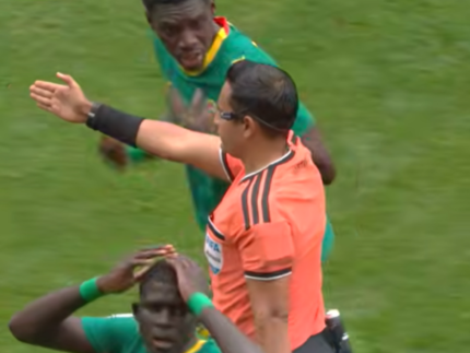Bélgica vence Senegal após drama na prorrogação e decisão polêmica do VAR