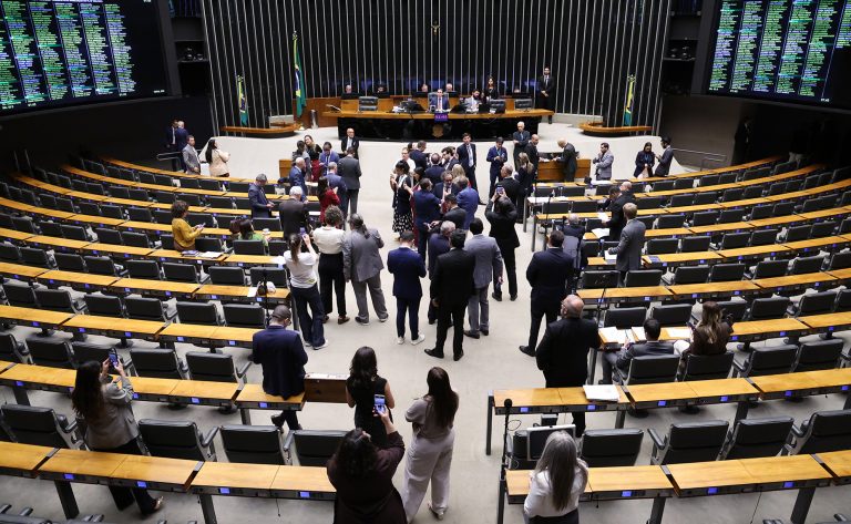 Câmara dos Deputados pode votar programa para pessoas com epilepsia e outras propostas nesta quinta-feira