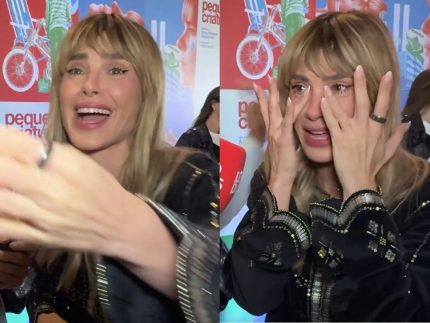Carolina Dieckmmann vê o filho em evento e não segura a emoção: “Aprendi a ser mãe com eles”