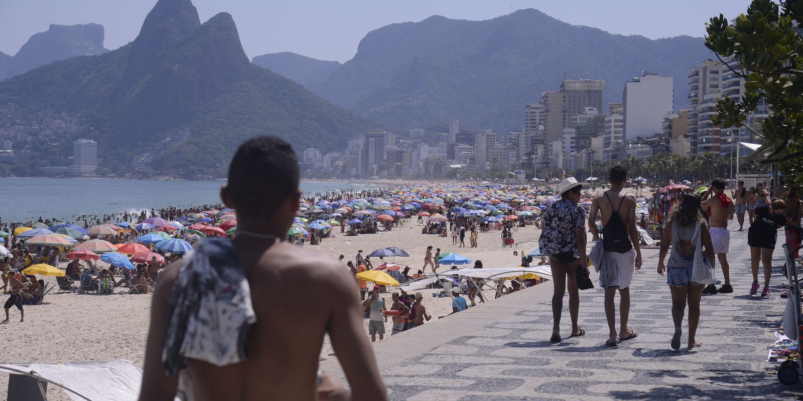 CNDH critica impacto do Programa Tolerância Zero sobre ambulantes no Rio