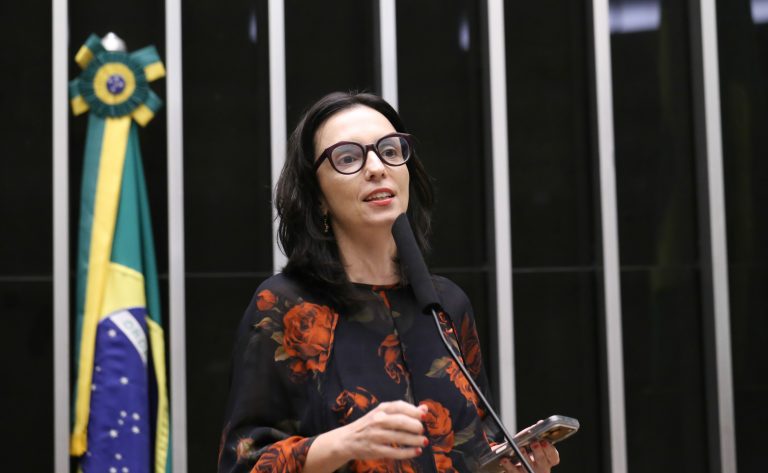 Comissão de Saúde da Câmara aprova teleatendimento psicológico para comunidades escolares