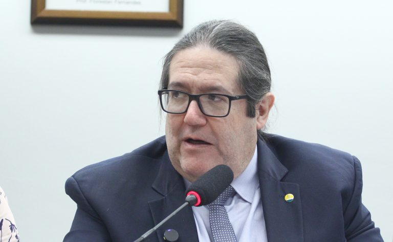 Comissão de Educação aprova política nacional contra a evasão escolar
