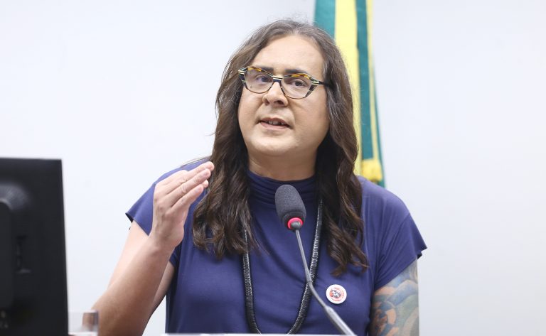 Comissão da Câmara aprova política nacional para impulsionar a educação de jovens e adultos