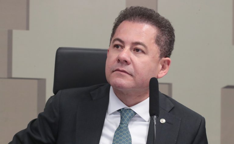 Câmara dos Deputados aprova selo Aeroporto Amigo do Pet para terminais com espaços para animais de estimação
