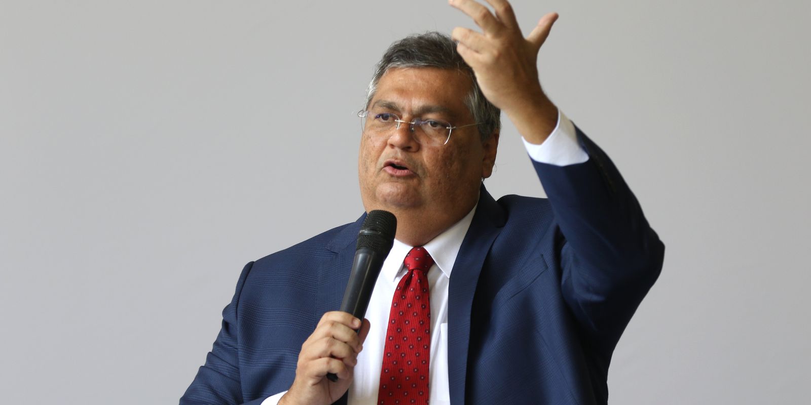 Ministro Flávio Dino bloqueia R$ 119 milhões de Valdemar Costa Neto por suspeitas em emendas parlamentares