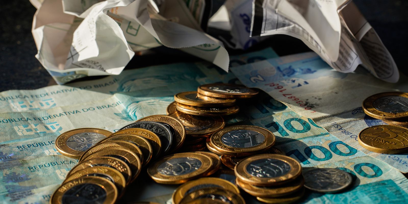 Economia brasileira avança 0,7% em maio, impulsionada pelo consumo das famílias, revela FGV