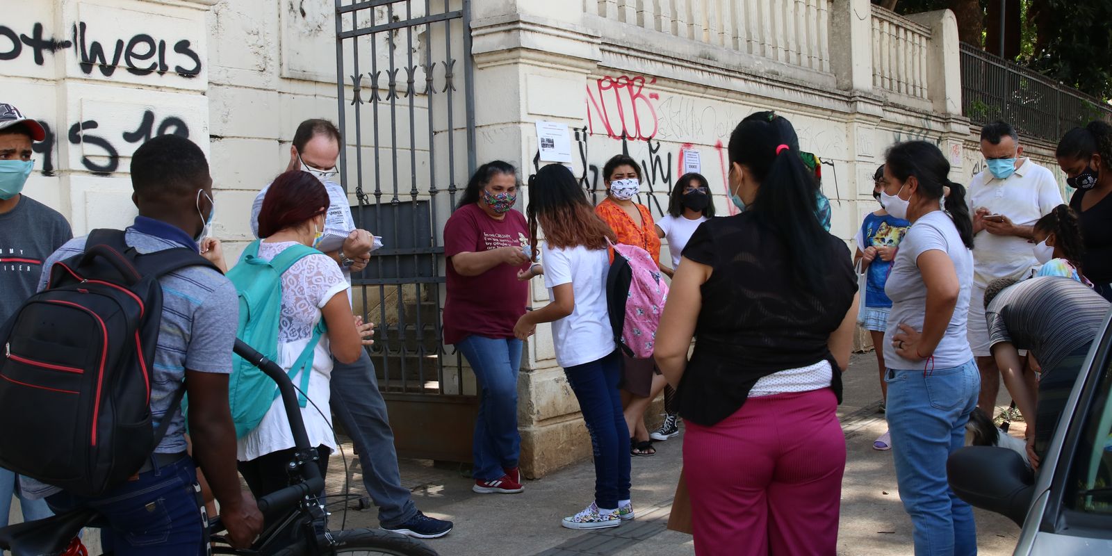 Escolas e o combate à violência contra meninas: um papel fundamental