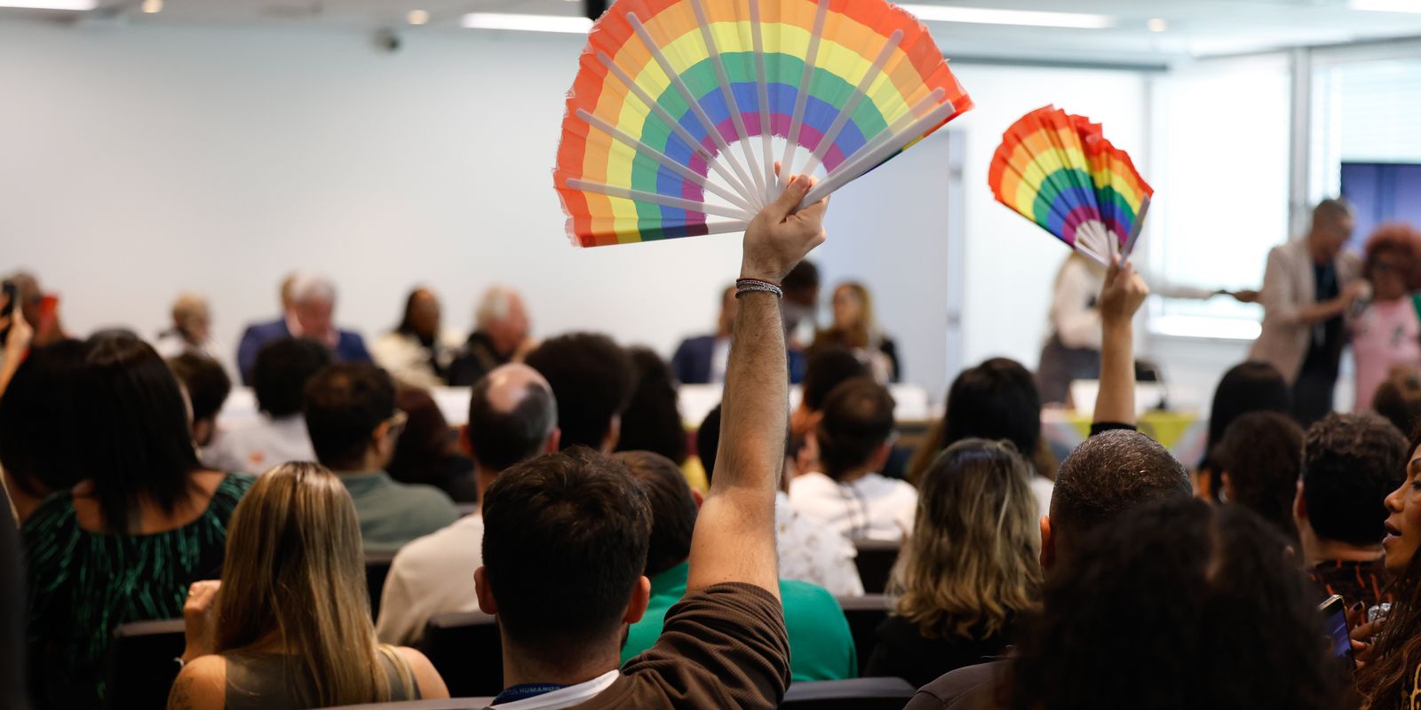 Governo do Rio de Janeiro anuncia regularização de salários atrasados do programa Rio Sem LGBTIfobia