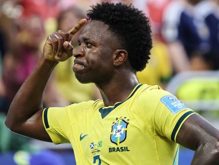 Vinícius Júnior desperta interesse do Arsenal após impasse em renovação com Real Madrid