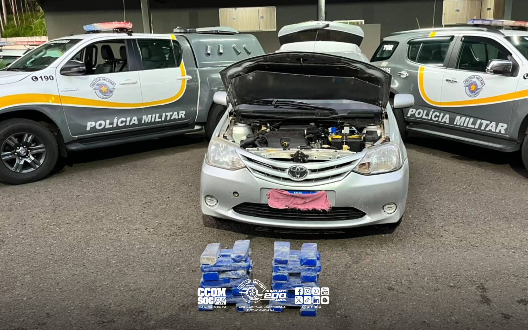 PM Rodoviária prende traficante com mais de 21kg de maconha escondidos em fundos falsos de veículo