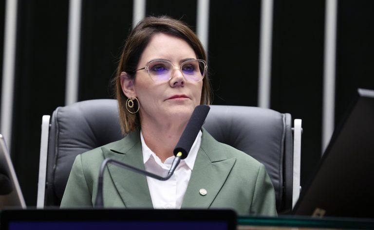 Câmara dos Deputados avalia projeto para padronizar identificação visual de tornozeleiras eletrônicas