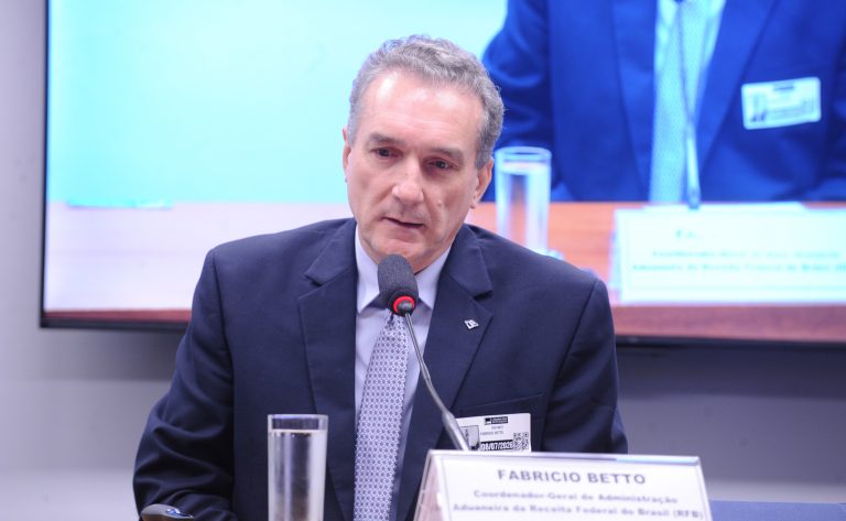 Receita Federal reformula Remessa Conforme para combater produtos irregulares em compras no exterior