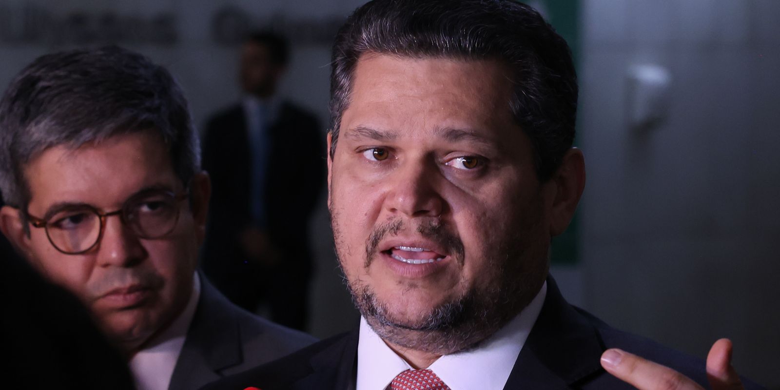 Davi Alcolumbre envia a PEC do fim da escala 6x1 para análise na CCJ do Senado