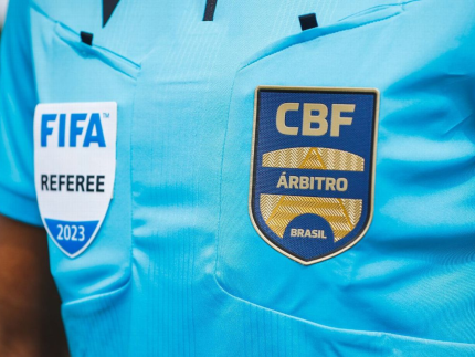 Arbitragem em pauta: CBF reúne clubes para debater mudanças no Brasileirão; entenda