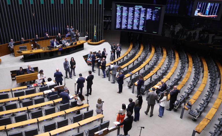 Câmara aprova PL que autoriza a criação de novos cargos no TRT-7