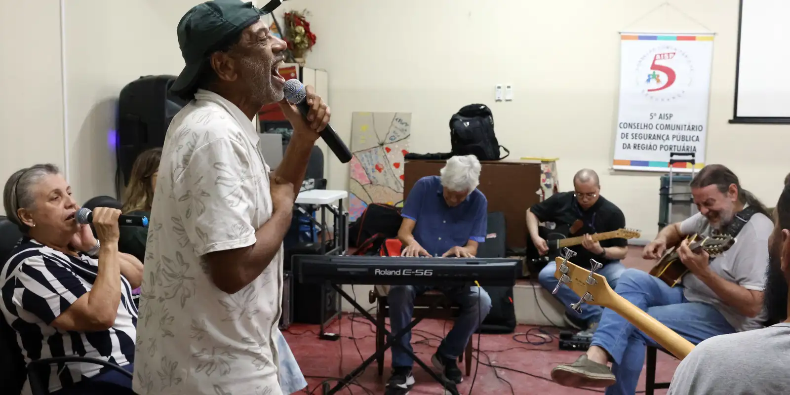 Grupo Harmonia Enlouquece lança novo álbum focado em saúde mental no Rio