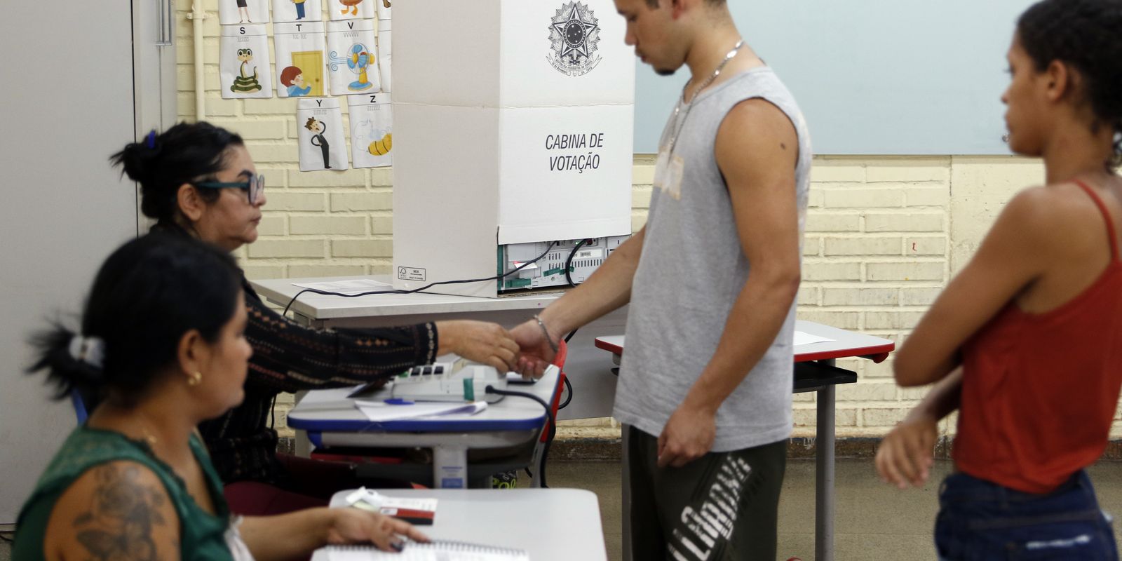 Com envelhecimento populacional, eleitorado jovem do Brasil cai 22% em 16 anos