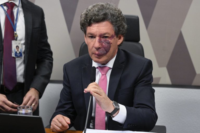 Comissão mista adia votação sobre o fim da taxa das blusinhas para esta terça-feira