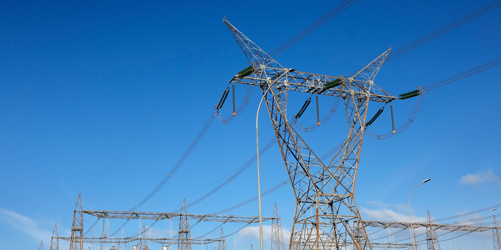 Governo regulamenta mercado livre de energia para todos os consumidores até 2028