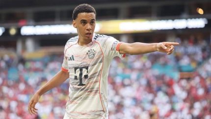 Estrela do Bayern, Musiala volta a desmaiar durante jogo e revela causa dos episódios