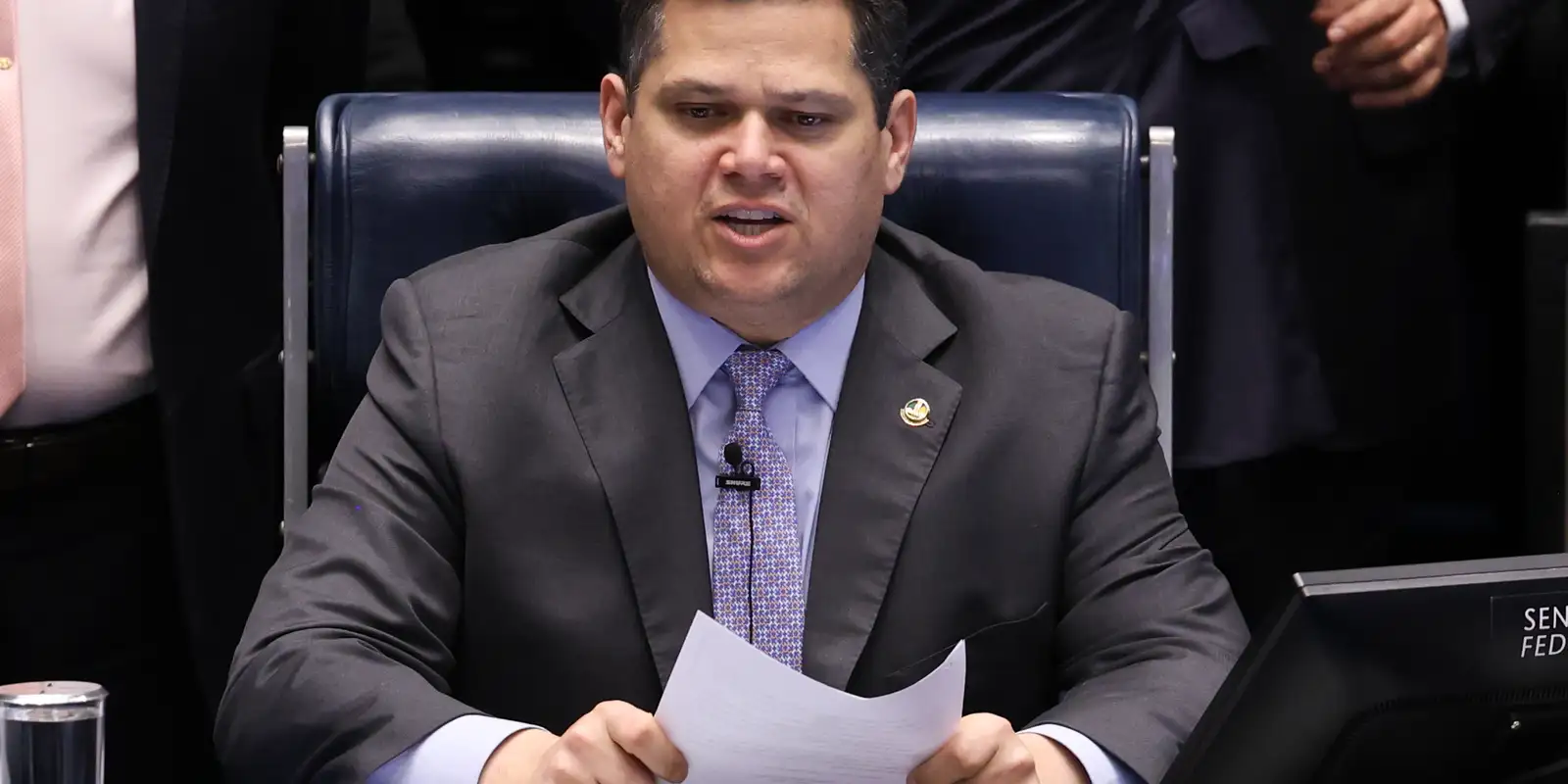 Governo pede que Alcolumbre instale comissão mista para avaliar a MP da taxa das blusinhas