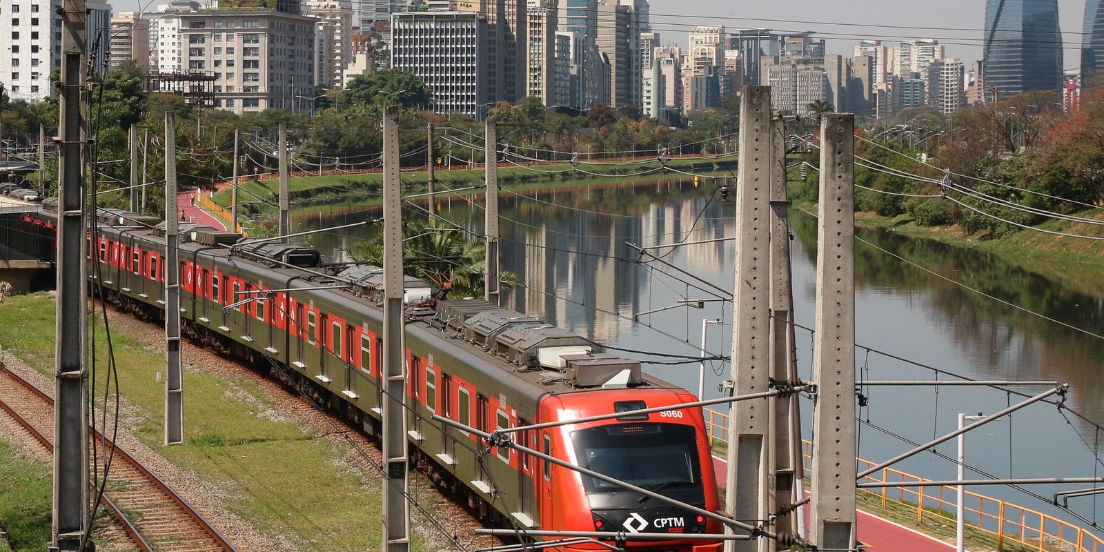 A greve de trens em SP provoca caos e gera mais de 2 mil km de trânsito