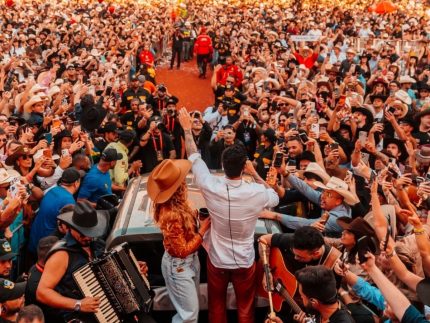 Gusttavo Lima celebra show histórico em Barretos e diz ter reunido mais de 100 mil pessoas
