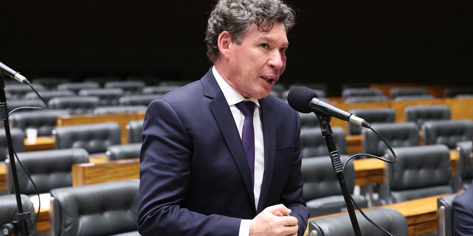 Hugo Motta escala comissão que vai analisar o fim da taxa das blusinhas
