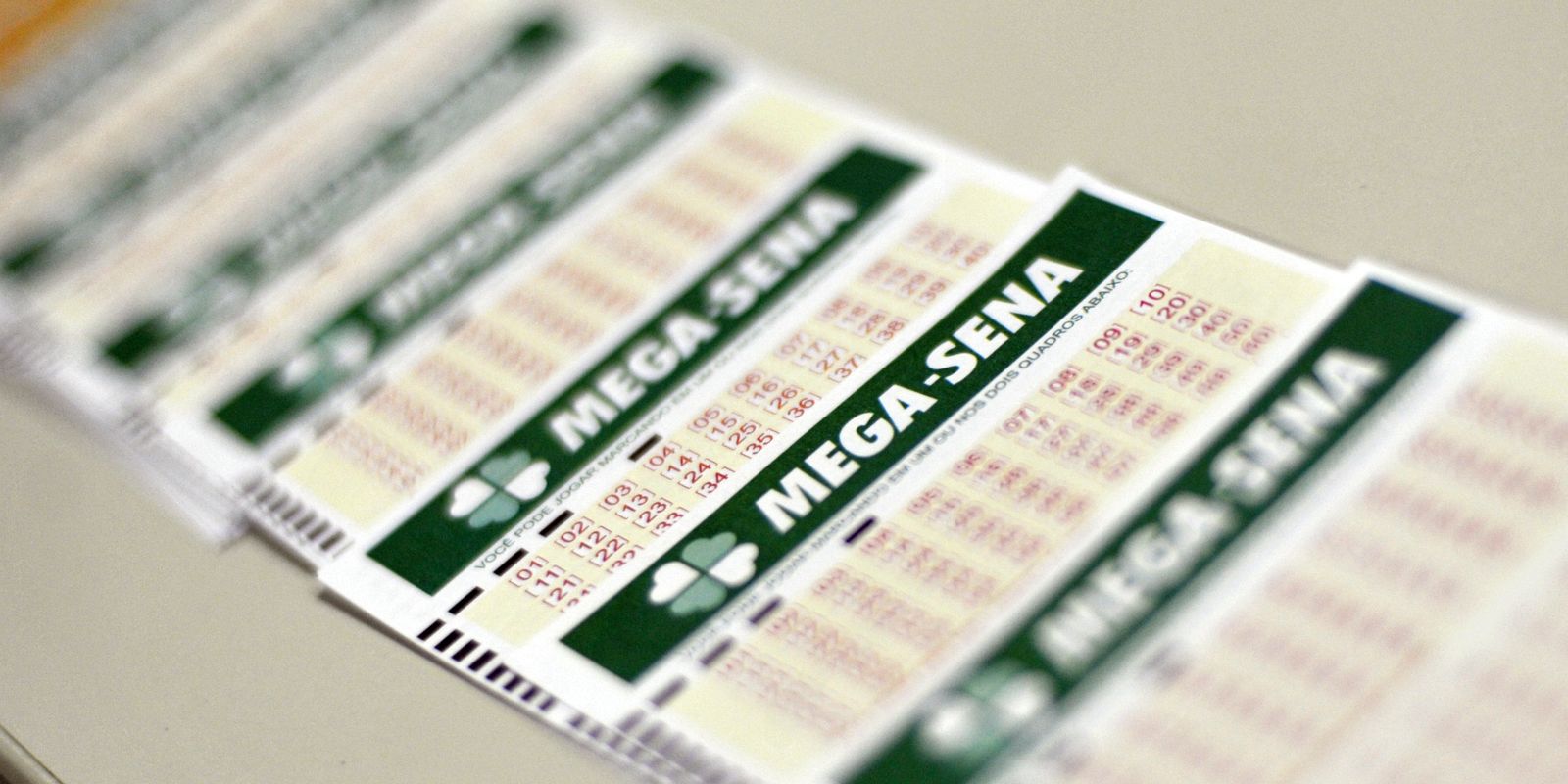 Mega Sena acumula e concurso 3.039 pode pagar R$ 100 milhões neste domingo