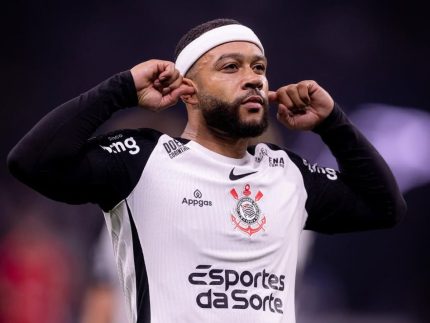 Memphis manda recado enigmático após classificação do Corinthians: “Nós dançamos”