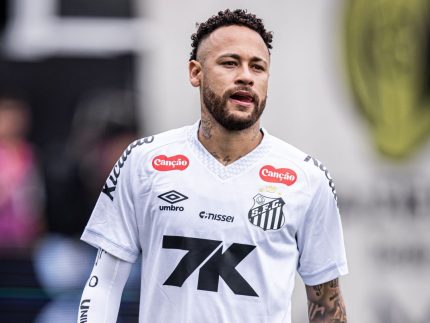 Neymar lidera conversa com organizada do Santos em meio à crise no Brasileirão