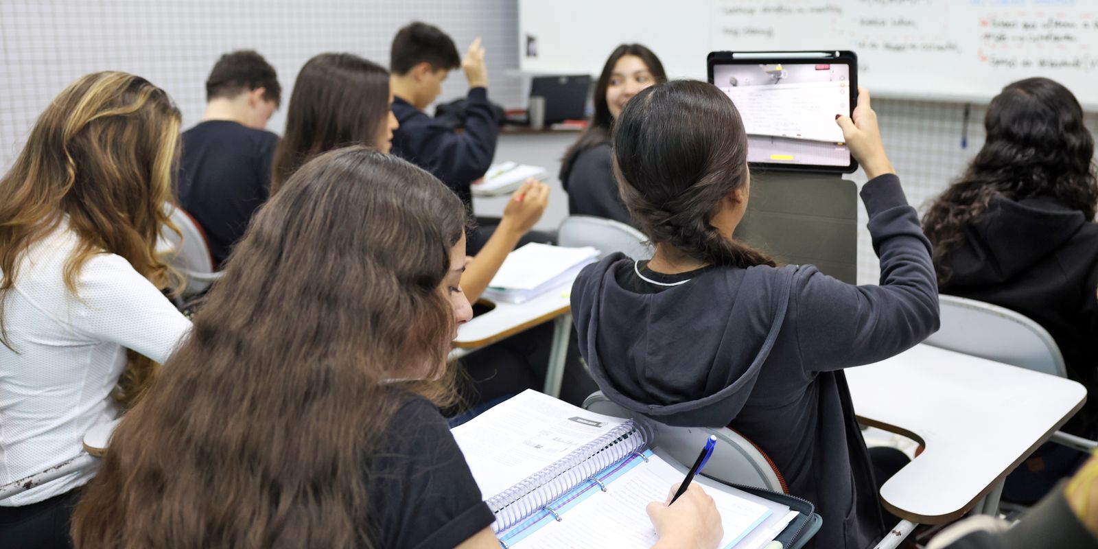 Programa Pé-de-Meia paga nova parcela para nascidos em março e abril nesta terça