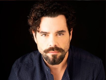 Pedro Carvalho protagoniza filme com Miguel Falabella e Marisa Orth