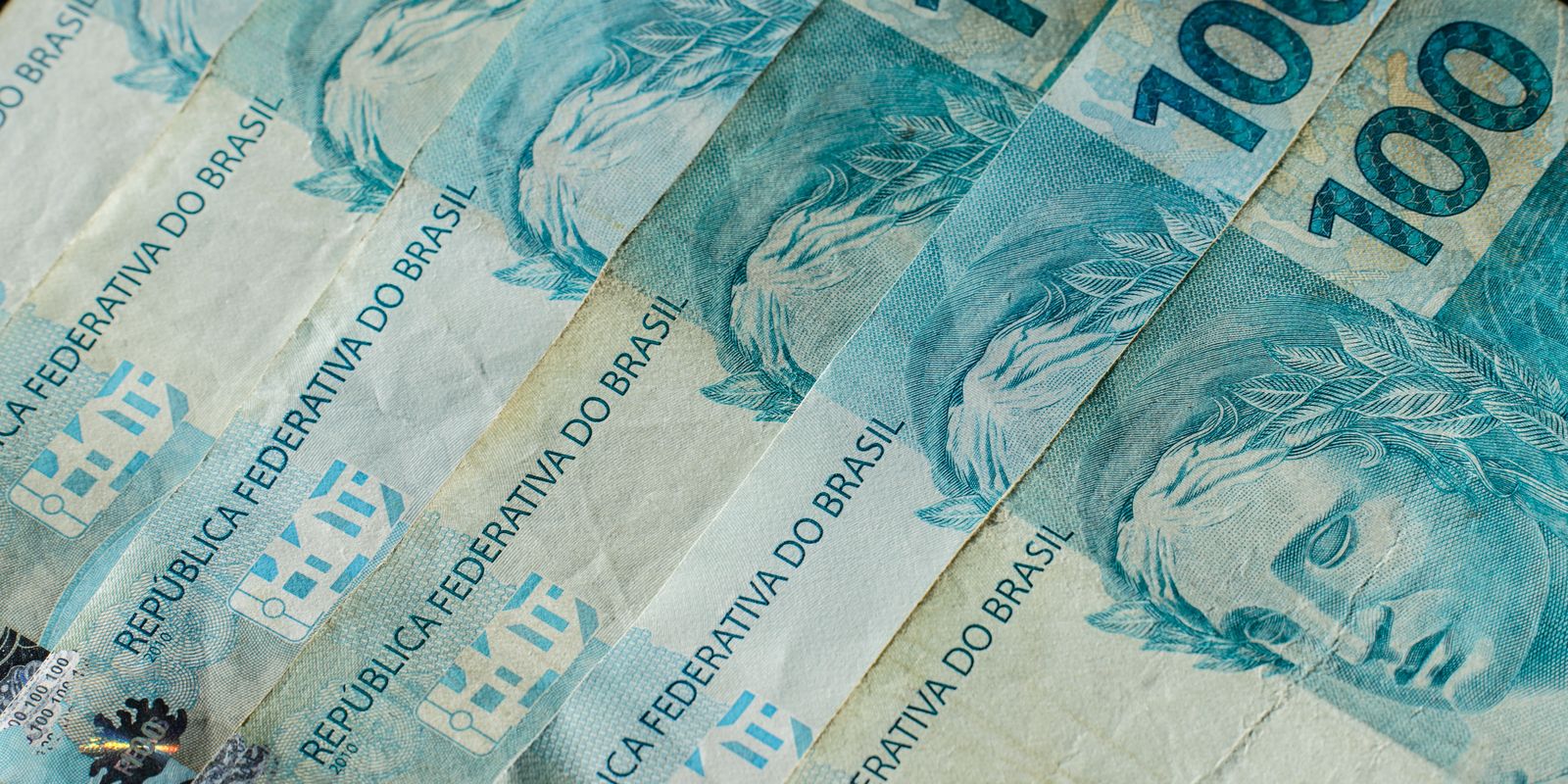 PF prende suspeito de integrar esquema com falsa plataforma de investimentos