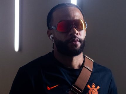 Presidente do Corinthians confirma renovação com Memphis e relata ameaças com arma e faca
