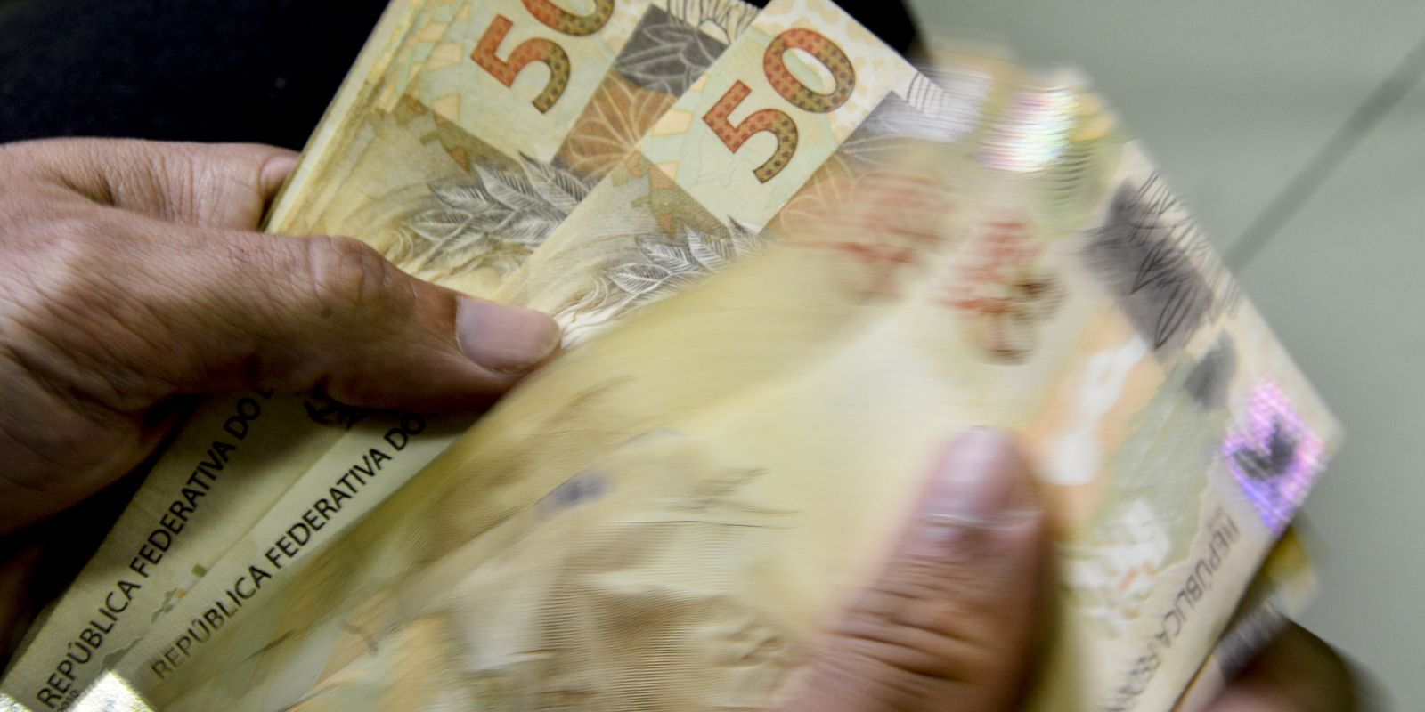 Novo Desenrola Brasil chega ao fim nesta segunda-feira com descontos